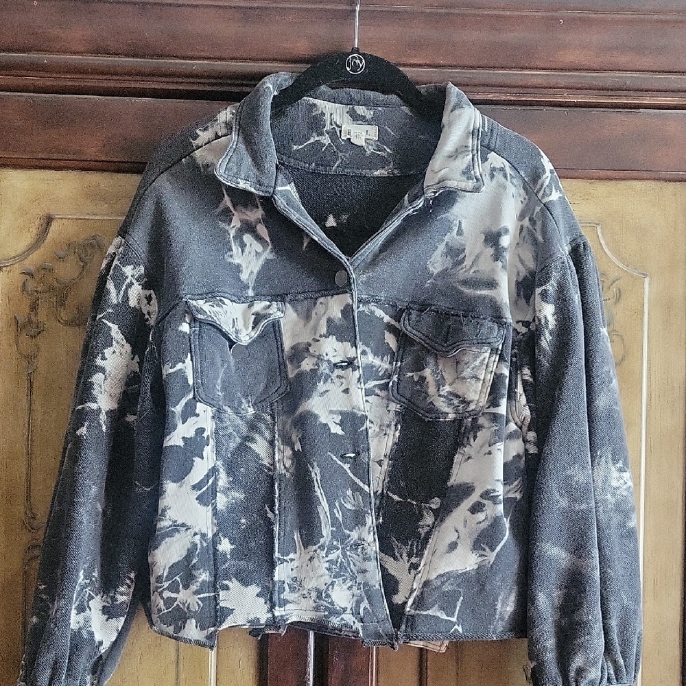POL Gray and White Tie-Dye Jean Jacket